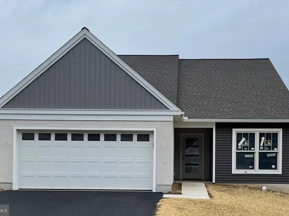 1230 Mosaic Dr #417, Lebanon, PA 17042