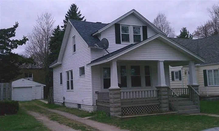 4523 Lakeshore Rd photo 1