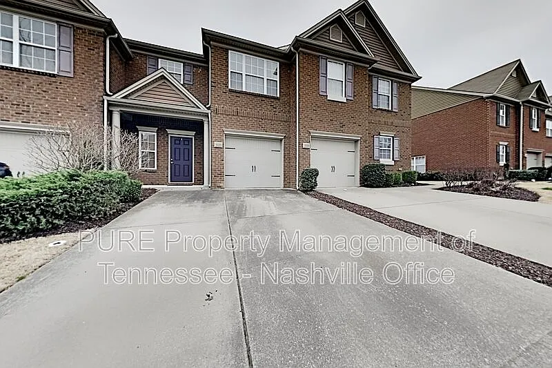 3 bed, 2.5 bath, 1573 sqft, $2,195 — Photo 2