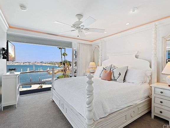 3rd image of 2525 Ocean Blvd #B3