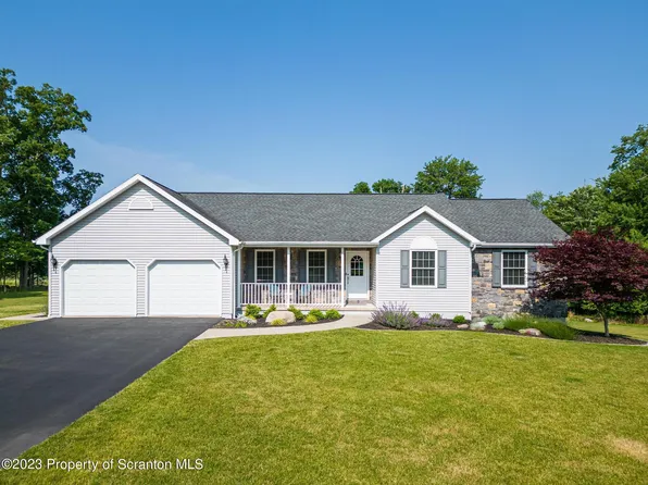 12 Pleasant View Rd, Mountain Top, PA 18707