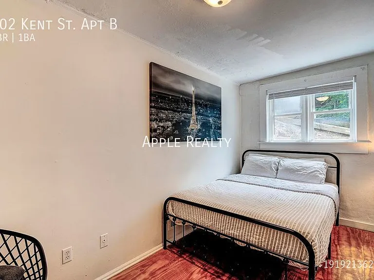 802 Kent St #B — Photo 15