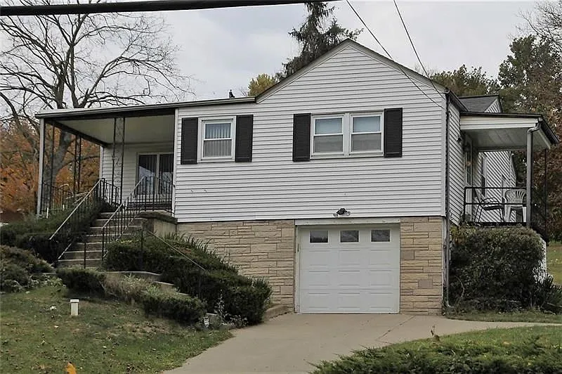 1330 Henderson Ave photo 1