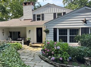 8374 Lucerne Dr, Chagrin Falls, OH 44023