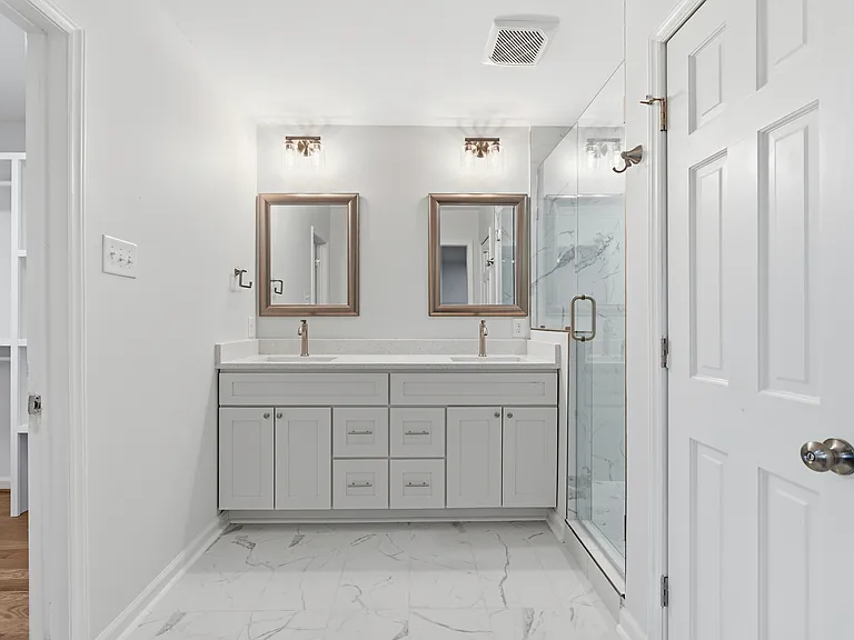 1504 Homestead Rd — Photo 17