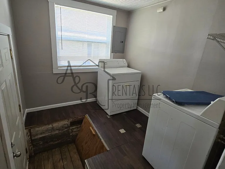 717 W Kansas St #1 — Photo 2