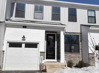 30 Grayson Ln, Downingtown, PA 19335