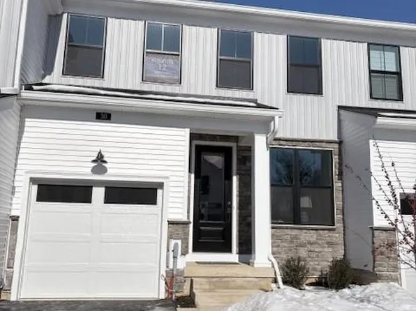 30 Grayson Ln, Downingtown, PA 19335