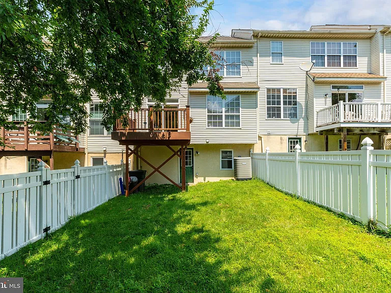 307 Thyme Ln — Photo 16