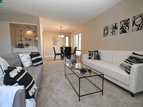 430 N Civic Dr APT 402, Walnut Creek, CA 94596