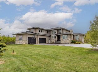 11 W McKendrick Point, Rural Rocky View County, AB T3H 3Z5