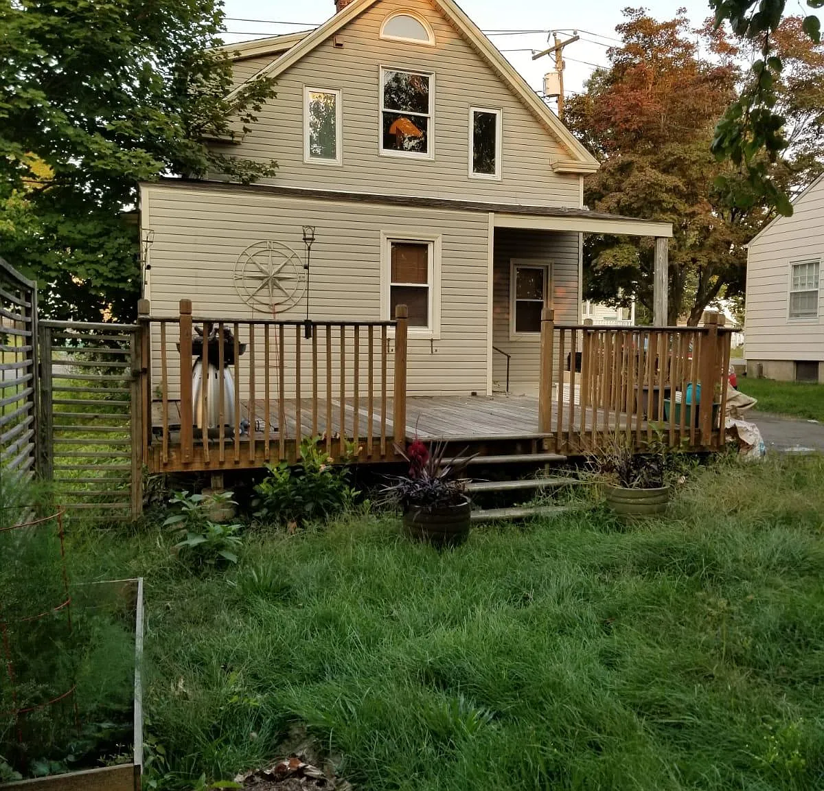 3 bed, $2,300 — Photo 2