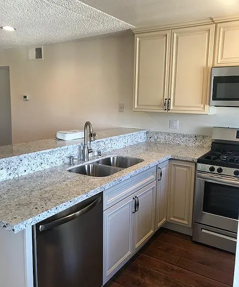18530 Hatteras St #310 — Photo 1