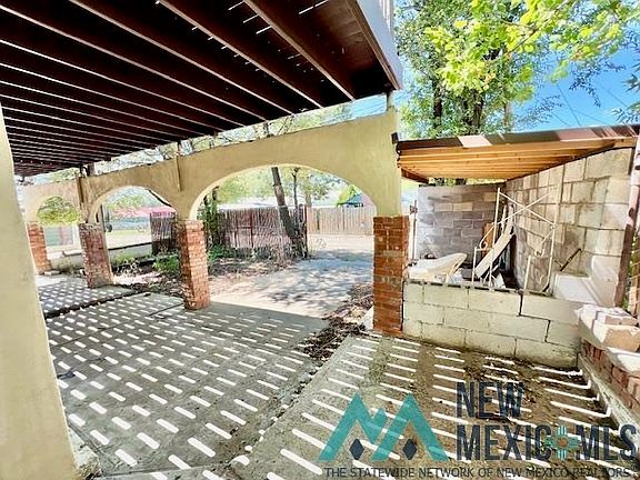 2nd image of 208 Guadalupe St