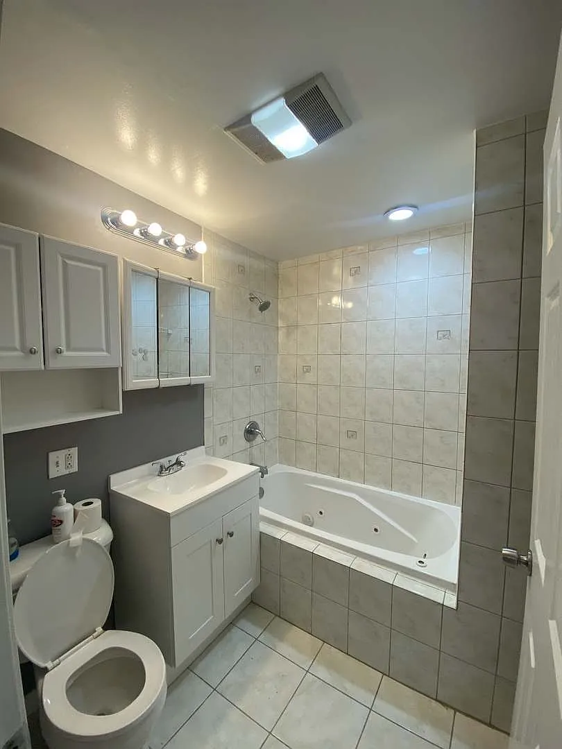 2 bed, 950 sqft, $1,650 — Photo 1