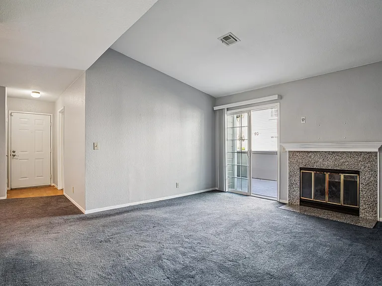 600 Canyon Oaks Dr #F — Photo 13