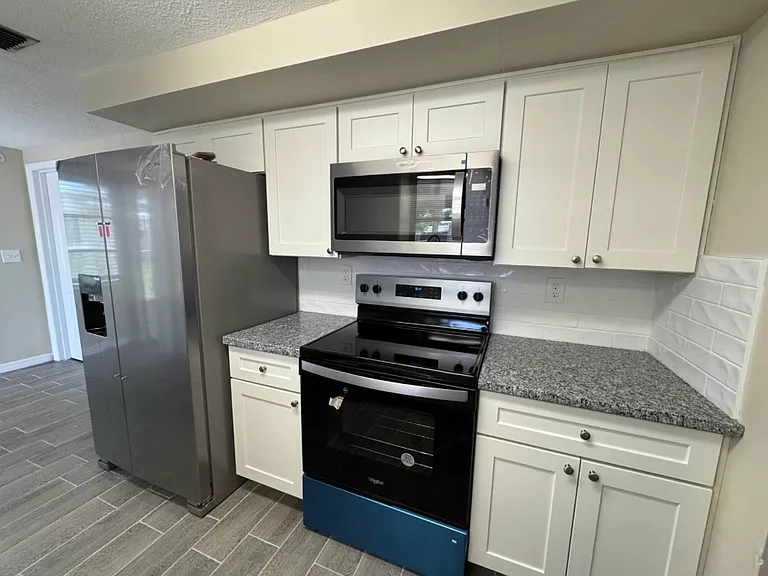 5636 Casino Dr — Photo 2
