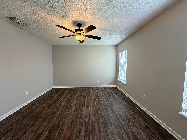 6902 Southern Oaks Dr W — Photo 10