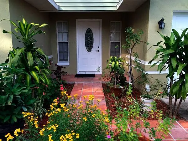 Front Enterance - Rayburn Rd