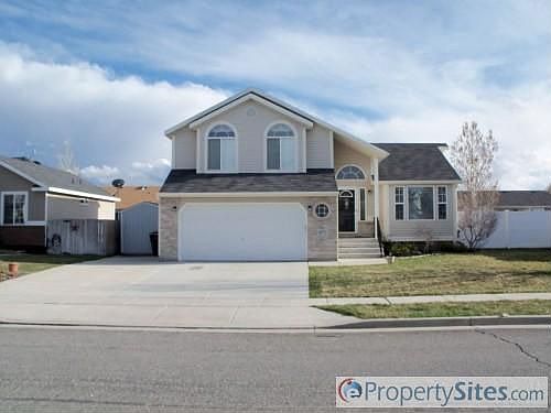 1st image of 6071 Castle Ln