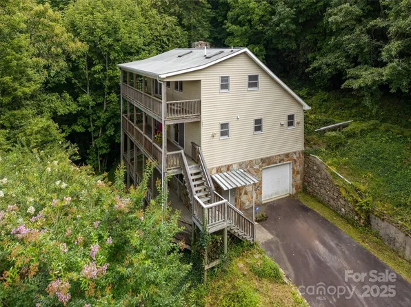 94 Marcellina Dr #10 & 12, Fairview, NC 28730