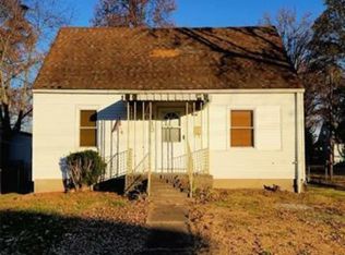 210 S Madison St, Du Quoin, IL 62832