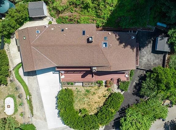 2nd image of 170 & 172 Glen Canyon Ct