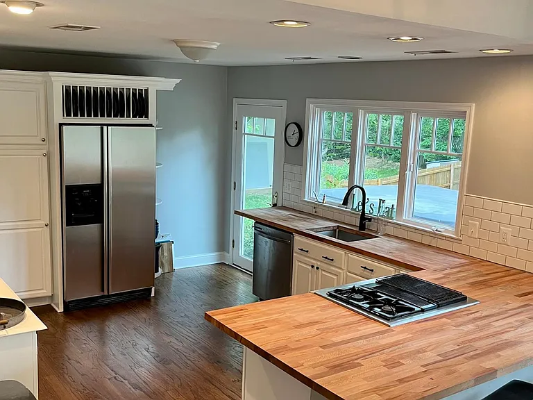 1747 Crofton Pkwy — Photo 9