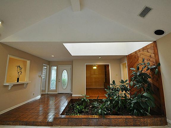 4th image of 3814 Elmcrest Dr
