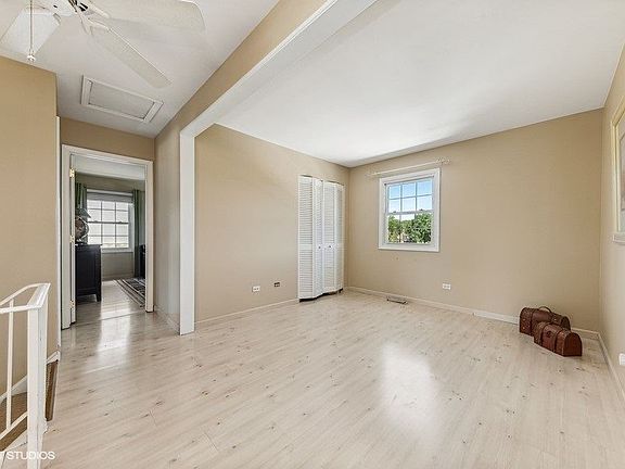 5th image of 196 Grovenor Dr