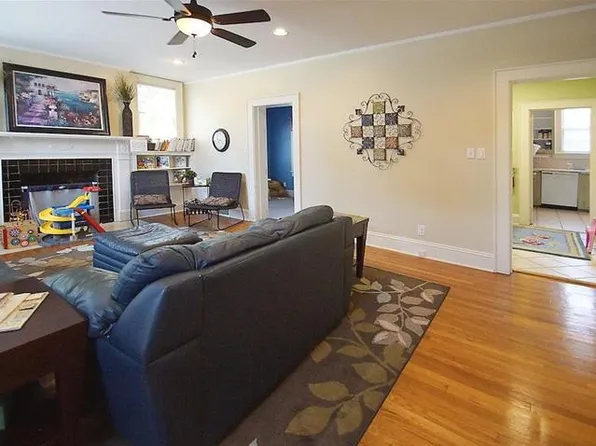 118 3rd Ave NW, Hickory, NC 28601