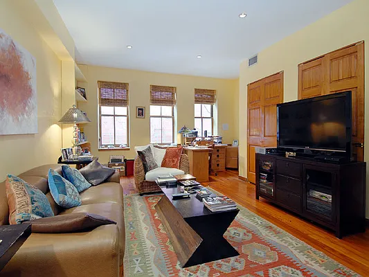 Sold by Sotheby's International Realty | media 1