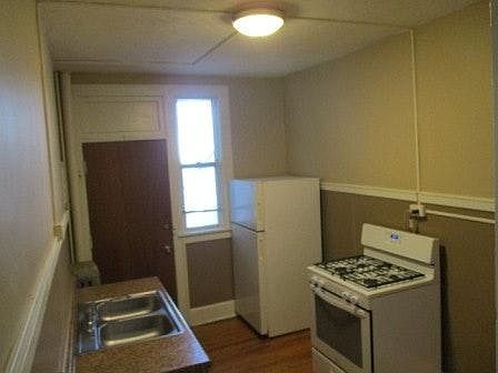 3rd image of 2464 Harney St APT 20