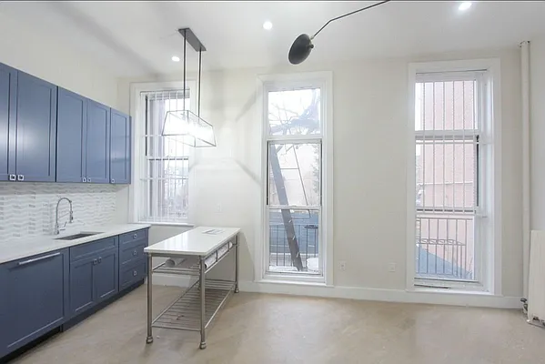 Rented by Marquis Real Estate Services | media 17