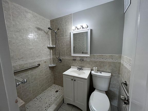 5th image of 3002 Gunther Ave Floor 1