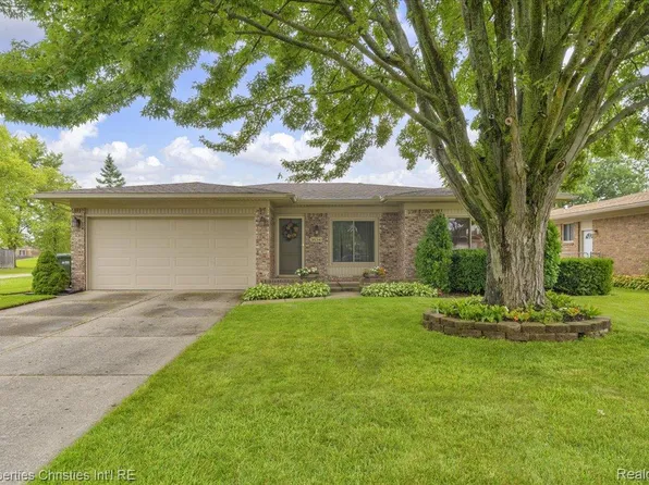 38340 Cottonwood Dr, Sterling Heights, MI 48310