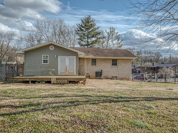 5th image of 448 Beechwood Cir