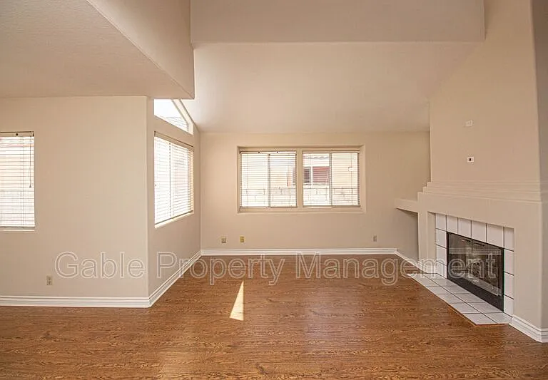 25804 Dickens Ct — Photo 6
