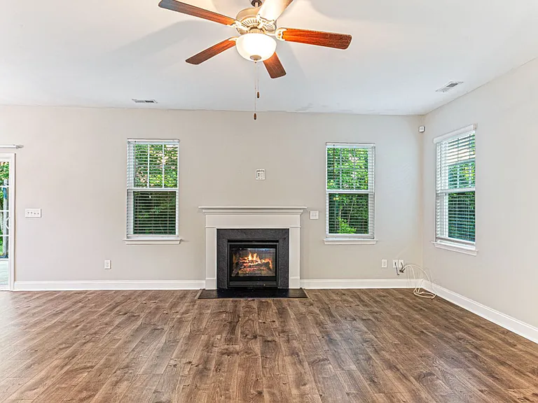 2240 Mannington Dr — Photo 15
