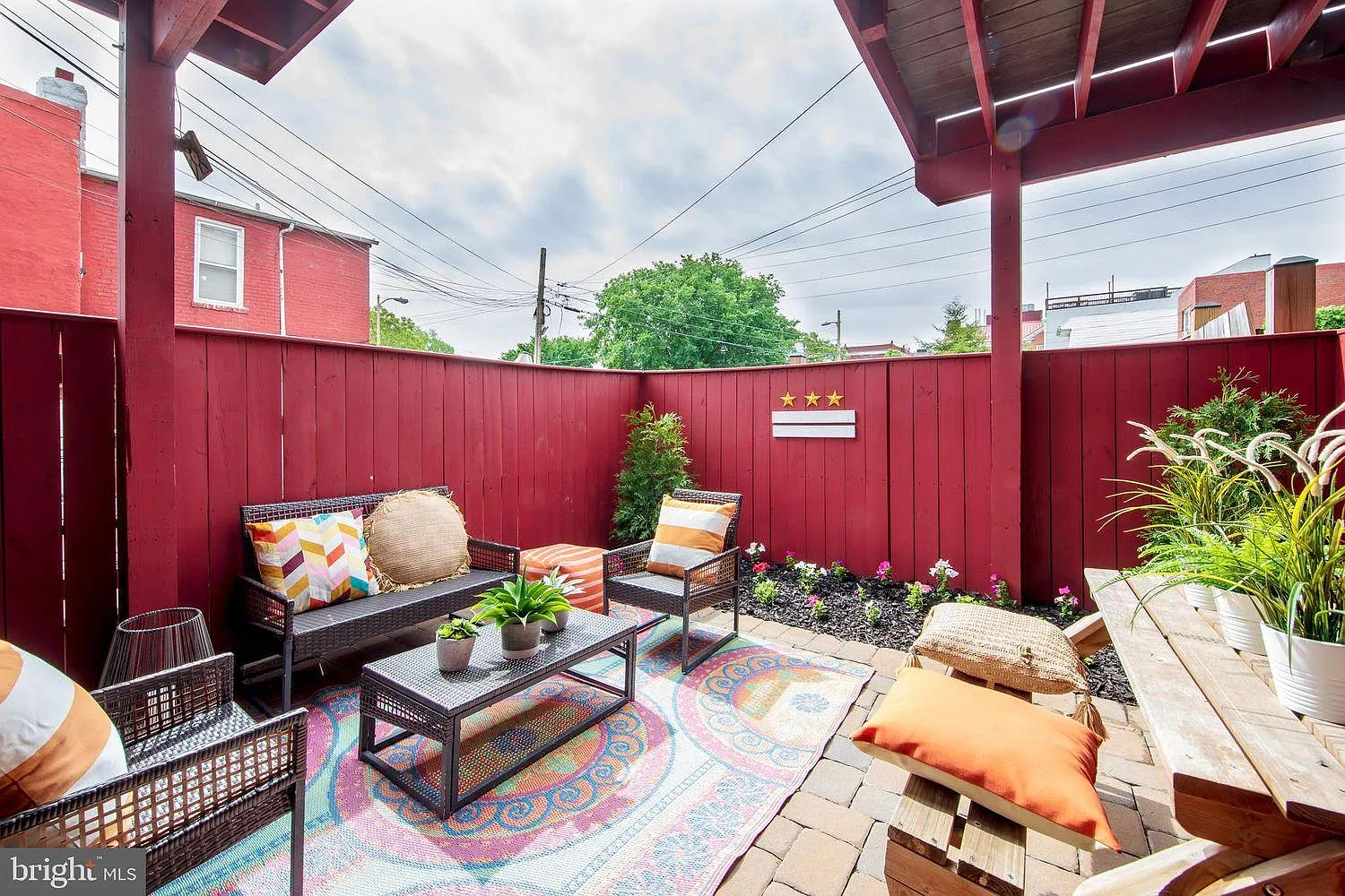834 Lamont St NW — Photo 1