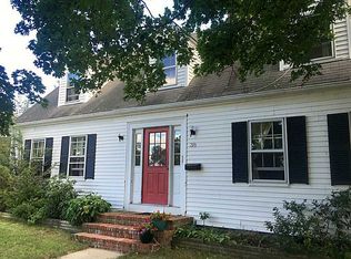 38 Robert Cir, Cranston, RI 02905