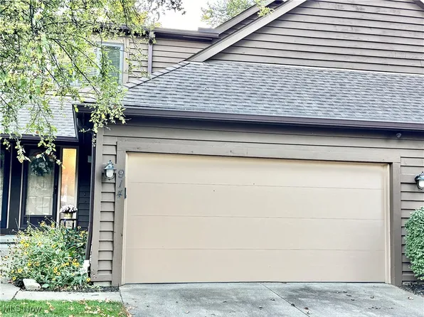 914 Arboretum Cir, Northfield, OH 44067