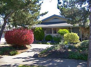 11 Chestnut St, Medford, OR 97501