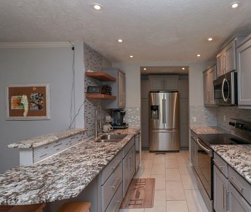 4th image of 304 Custer Ct