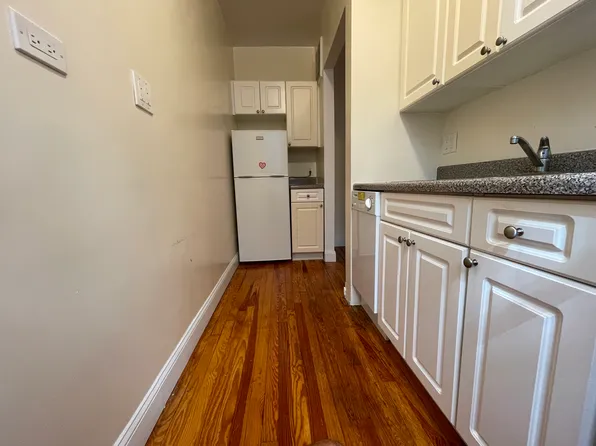 151 East 90th Street 4F image 6 of 6