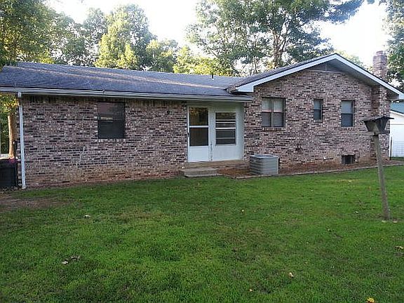 3rd image of 408 W Hazelwood Dr