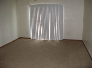 7949 Commerce Park APT 301, Dubuque, IA 52002