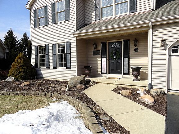 2nd image of 784 Parker Ct