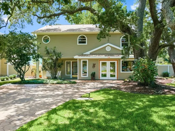 755 San Christopher Dr, Dunedin, FL 34698