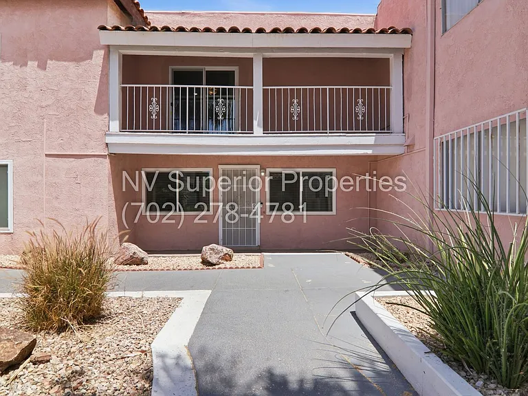 2274 E Desert Inn Rd — Photo 2